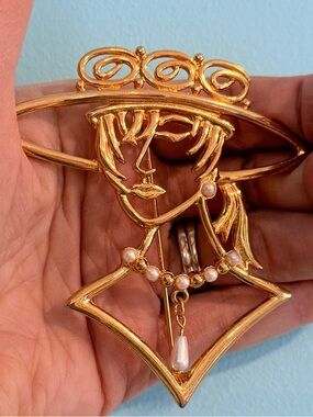 Vintage JJ Jonette Jewelry Gold Tone With Pearl Accent Unique Brooch
